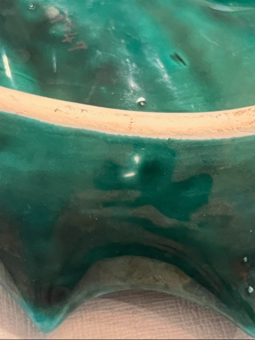 Vintage Lefton Holiday Holly Leaf Ceramic Dish in Dark Green with Red Berries. - Picture 7 of 10